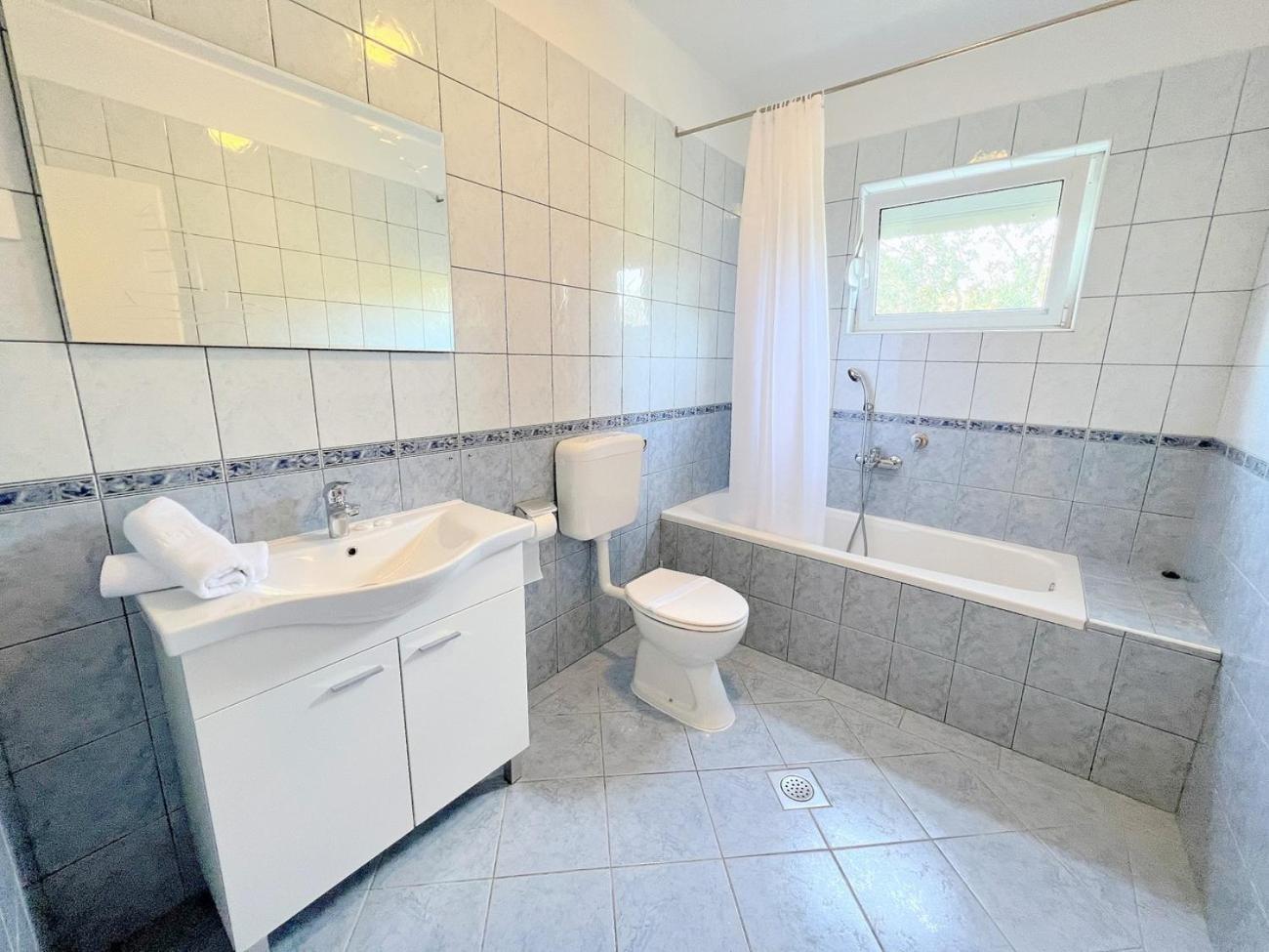 Palit Hills Superior Apartments Δωμάτιο φωτογραφία